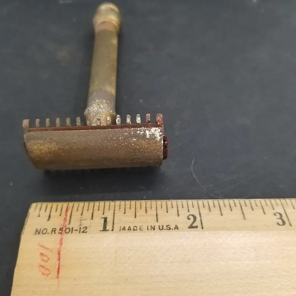 Gillette Vintage Double Blade Shaver Razor Brass TONSORIAL USA Dome Top 3.5